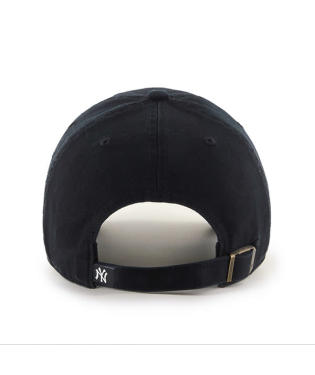 Back view of the New York Yankees '47 CLEAN UP adjustable hat, featuring a black cotton twill fabric, adjustable strap with a metal buckle, and the embroidered Yankees "NY" logo on the strap.