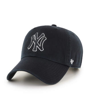 A black '47 brand New York Yankees baseball cap with a relaxed fit, featuring raised embroidery logo on the front and a loop label on the back.