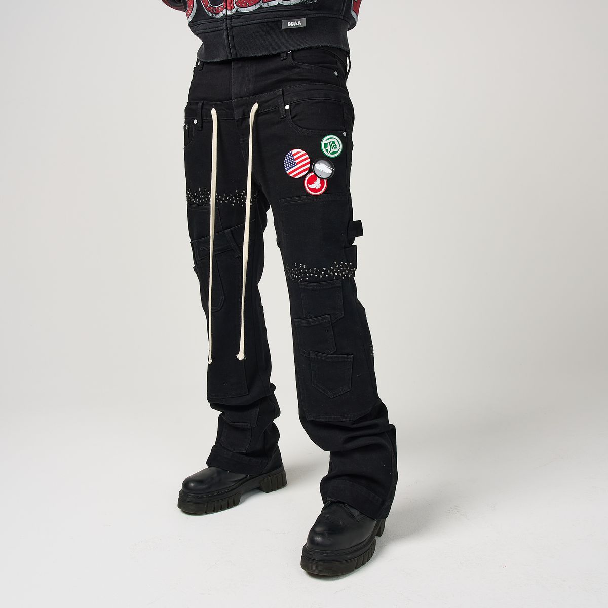 DUAA Memory black jeans cargo denim front view stacked fit
